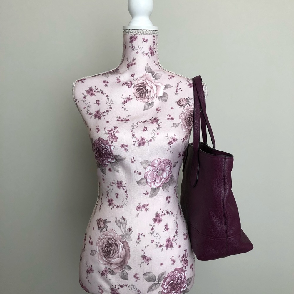 Marc Jacobs New York Brand Aubergine tote - Picture 5 of 5